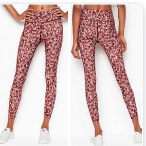 NWT Victoria’s Secret Sport Jewel Print 7/8 Pant